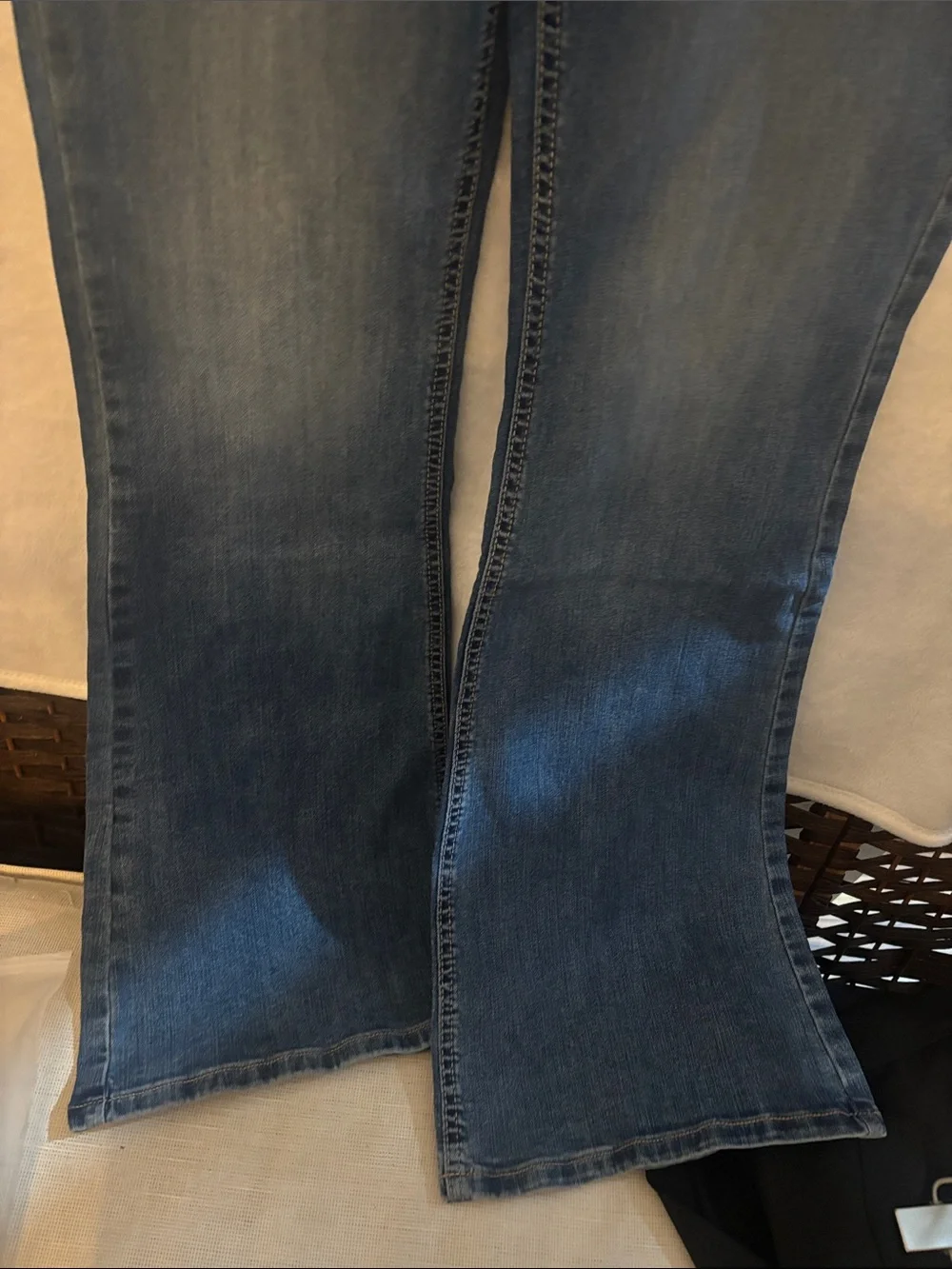 Maurice’s 10 x-long mid rise flare jeans NWT